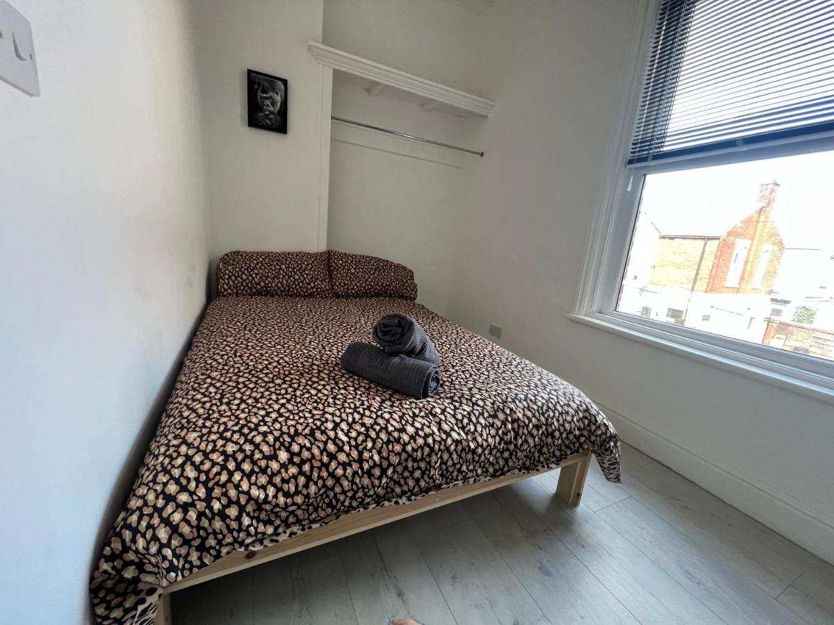 Safari Apartment, Free Parking, 10Min Walk To Blackpool Tower, Sleeps 12 Ngoại thất bức ảnh