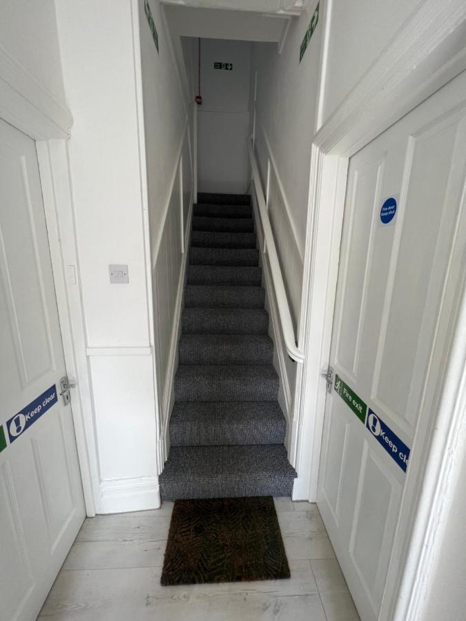 Safari Apartment, Free Parking, 10Min Walk To Blackpool Tower, Sleeps 12 Ngoại thất bức ảnh