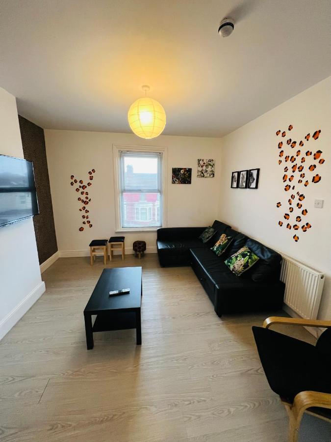 Safari Apartment, Free Parking, 10Min Walk To Blackpool Tower, Sleeps 12 Ngoại thất bức ảnh